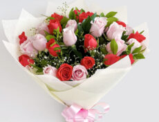 Bir buket güllerden hediye çiçek